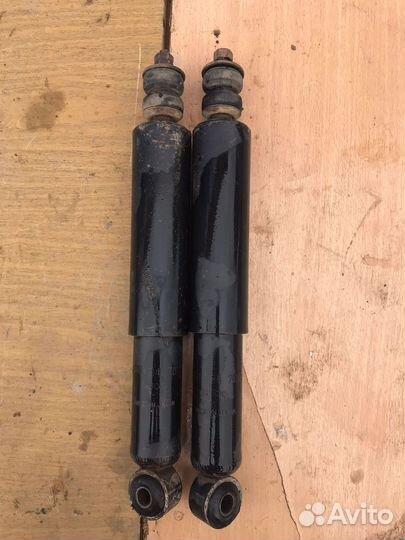 Амортизатор mazda E2200 передний