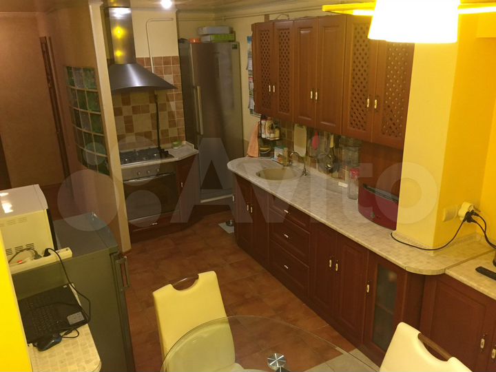 3-к. квартира, 100 м², 2/9 эт.