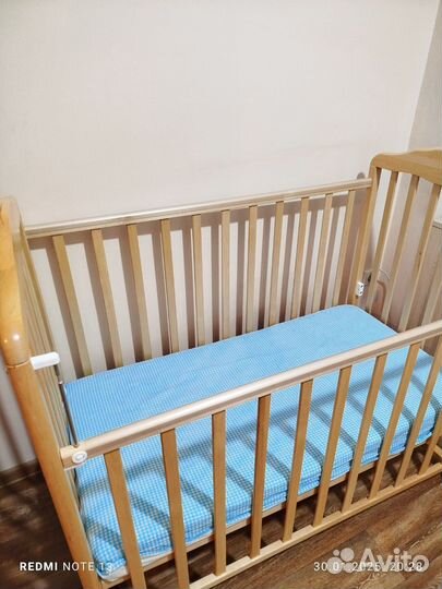 Детская кроватка