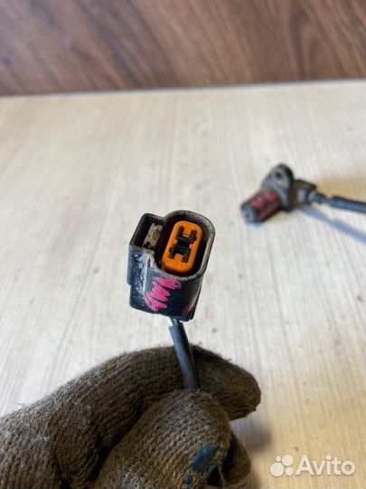 Датчик abs задний левый Mitsubishi Lancer Cedia