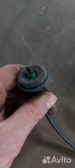 Ручка трос капота на Nissan Fuga