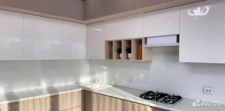 Стеклянные стеновые панели для кухни