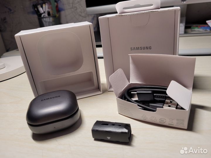 Беспроводные наушники Samsung Galaxy Buds 2