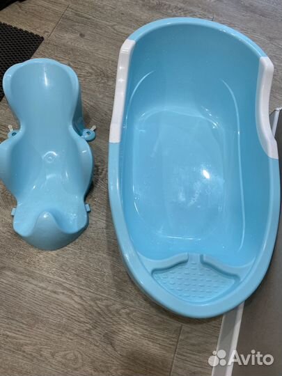 Детская ванночка для купания с подставкой