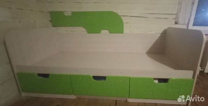 Детская кровать с матрасом