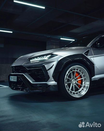 Кованые диски R22 5x130 на Lamborghini Urus