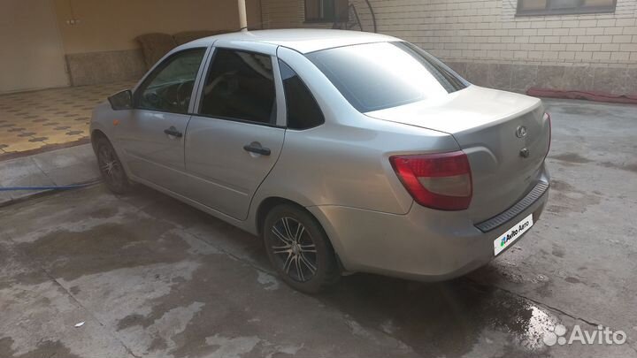 LADA Granta 1.6 МТ, 2013, 200 000 км