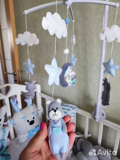 Мобиль на кроватку из фетра