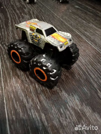 Машинки hot wheels