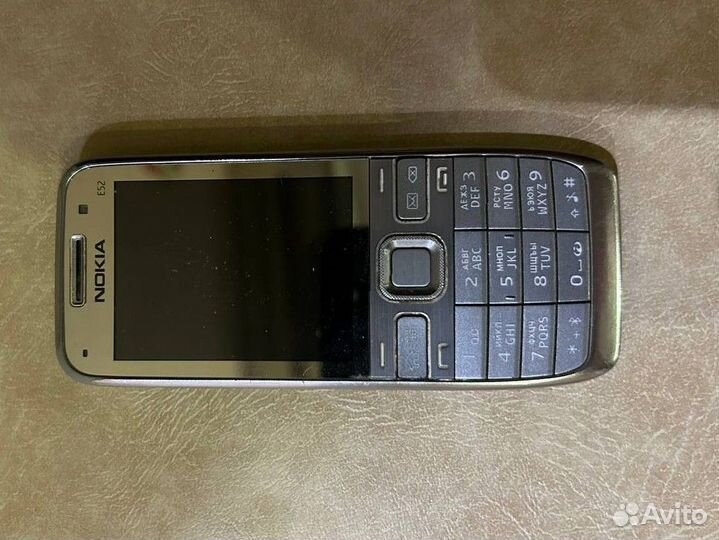 Nokia E52