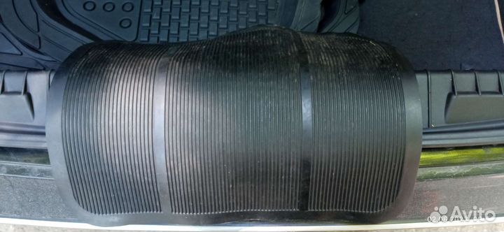 Автомобильные коврики резиновые