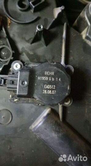 Моторчик заслонки печки Пежо 307 Peugeot 307