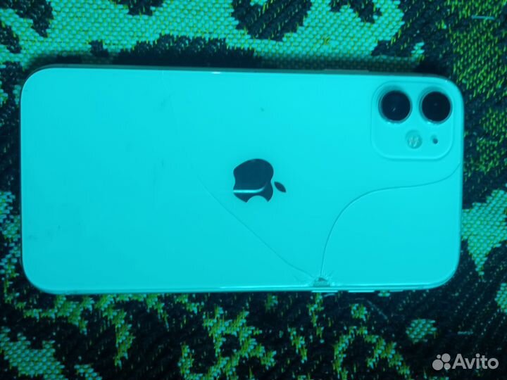 iPhone 11, 64 ГБ