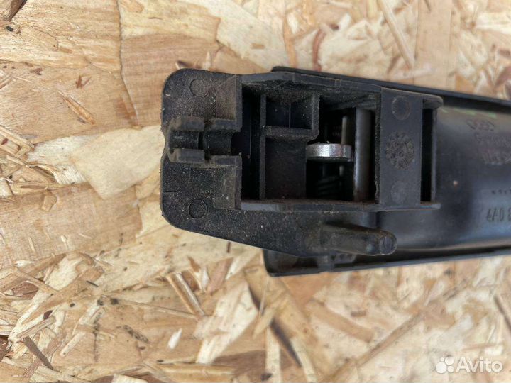 Ручка двери внутренняя правая audi 100c4