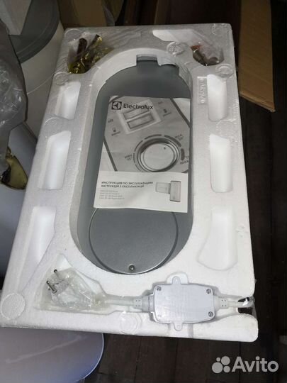 Бойлер Electrolux 80, горизонт, нержавейка