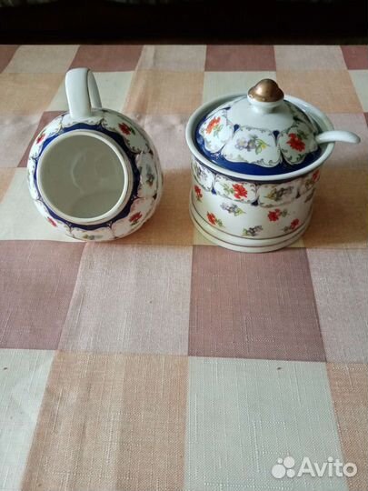 Солонка и сахарница