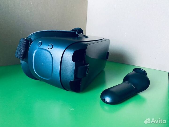 Гарнитура виртуальной реальности Samsung Gear VR