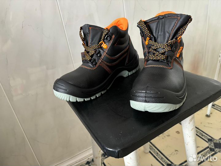 Ботинки мужские 40 размер, новые