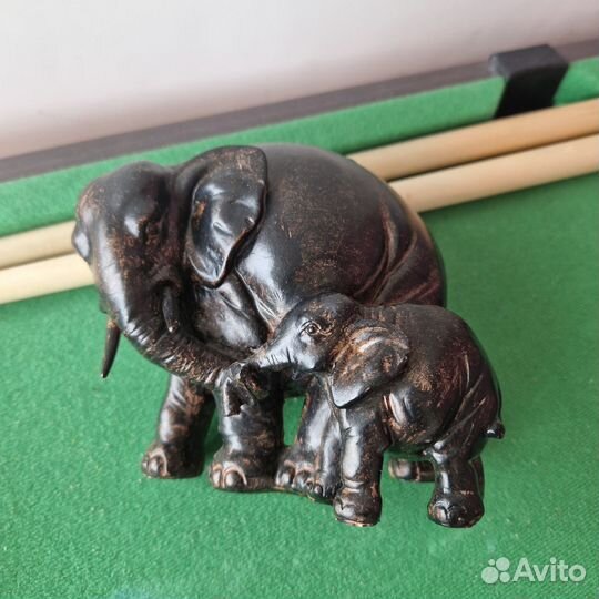 Статуэтка Слониха со слоненком