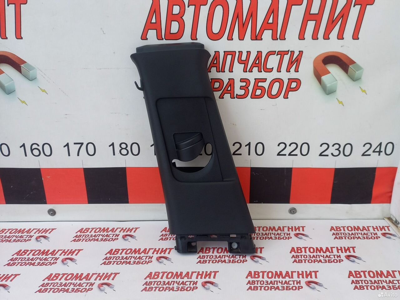 Обшивка центральной стойки левая Джили Кулрей SX11