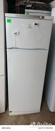 Холодильник бу indesit