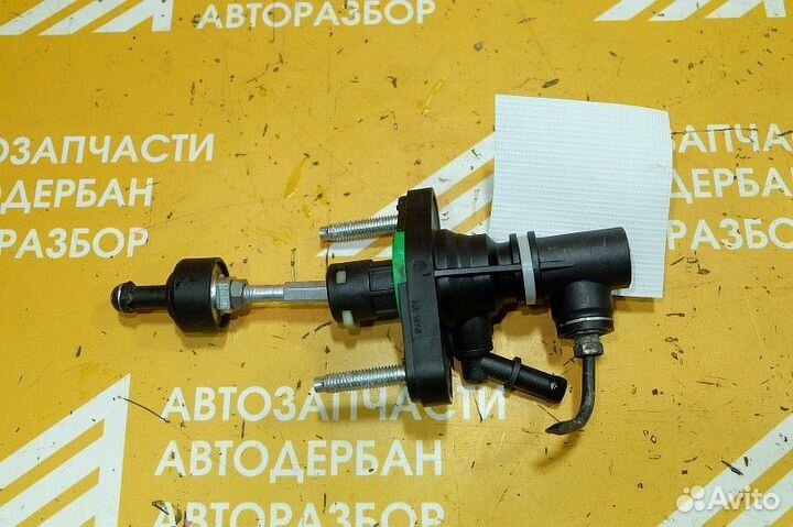 Цилиндр сцепления главный Toyota Auris E150