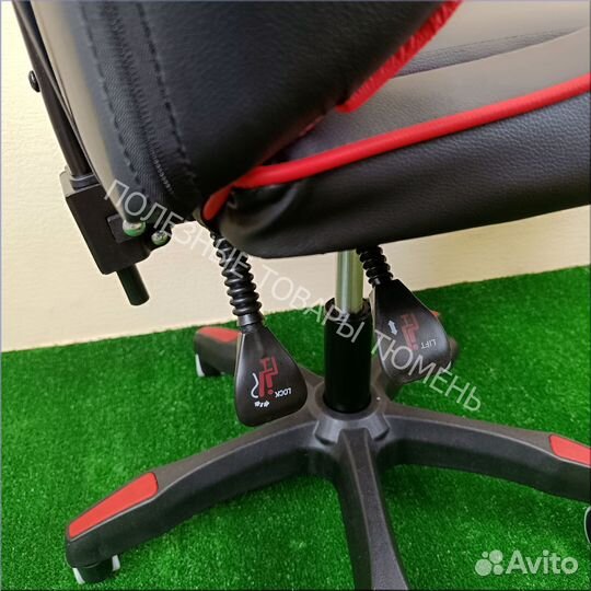 Игровое компьютерное кресло