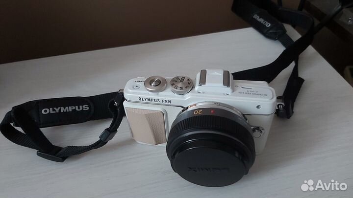 Olympus Pen Lite E-PL7 +panas 20mm +допы (4790к)