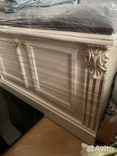 Вешалка в прихожую с обувницей новая