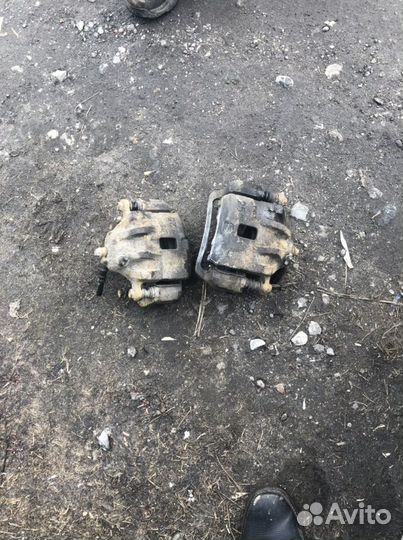 Суппорта передние Hyundai Sonata Ef