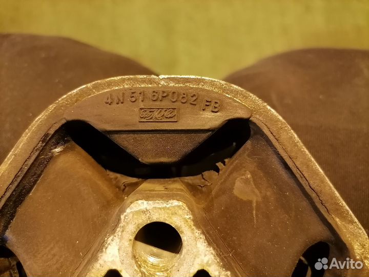 Опора двигателя (подушка двс) 4N516P082 Volvo S40