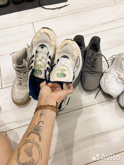 Кроссовки пакетом 38 размер