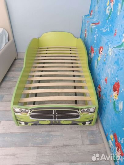 Детская кровать машина