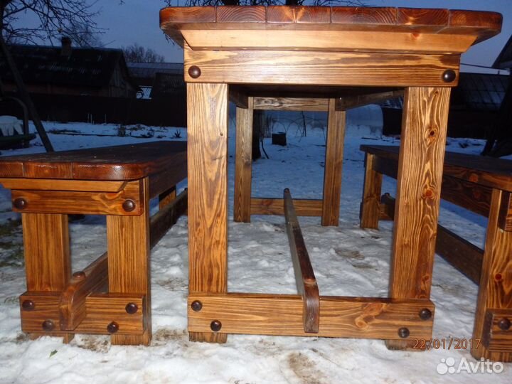 Стол со скамьями