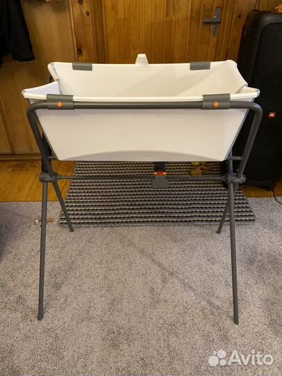 Детская ванночка stokke с подставкой