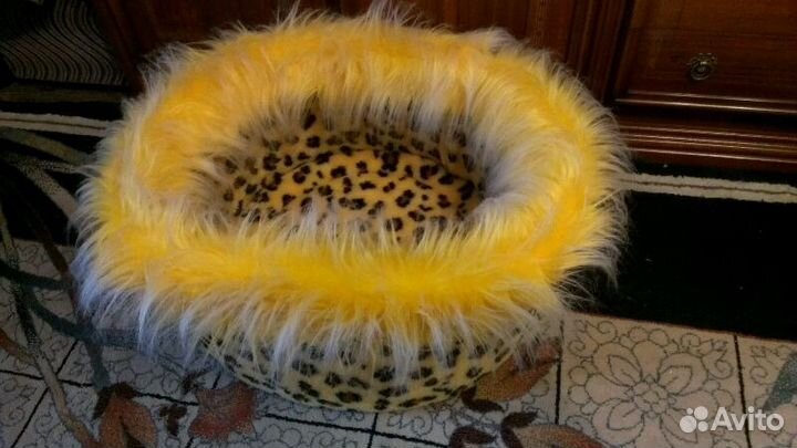 Лежанка для кошки новая