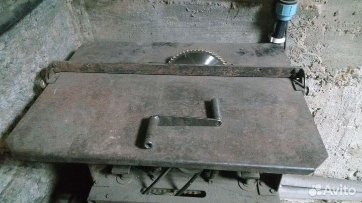 Деревообрабатывающий станок