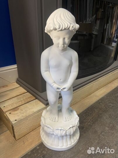 Статуя «Писающий мальчик» с функцией фонтана