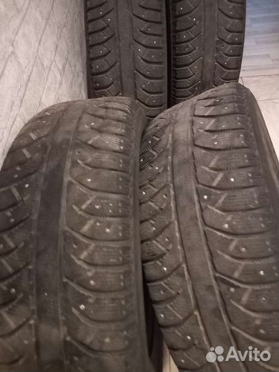 Bridgestone Ice Cruiser 7000 235/65 R17 T