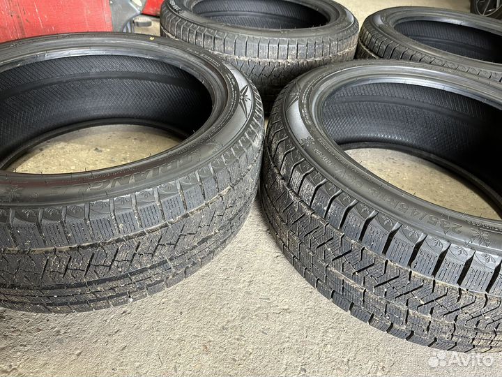 Triangle Snowlink TWT02 235/45 R18 98V