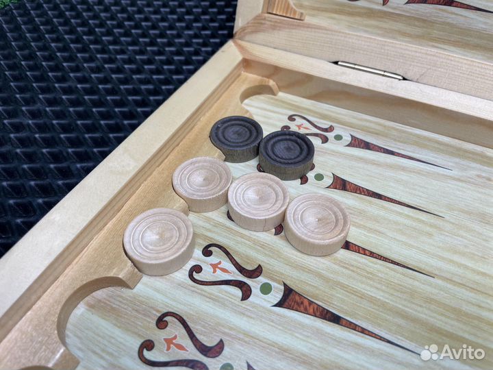 Нарды деревянные лакированные 50на50см