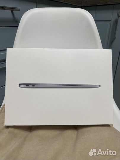 Коробка от Apple Macbook Air 13 m1