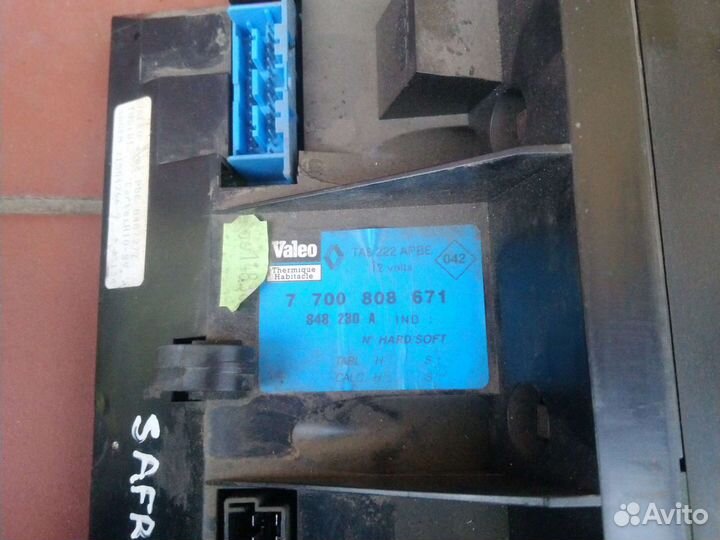 Блок климат-контроля на Рено Шафран 1993 г.в