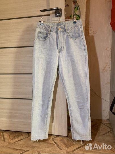 Джинсы мом