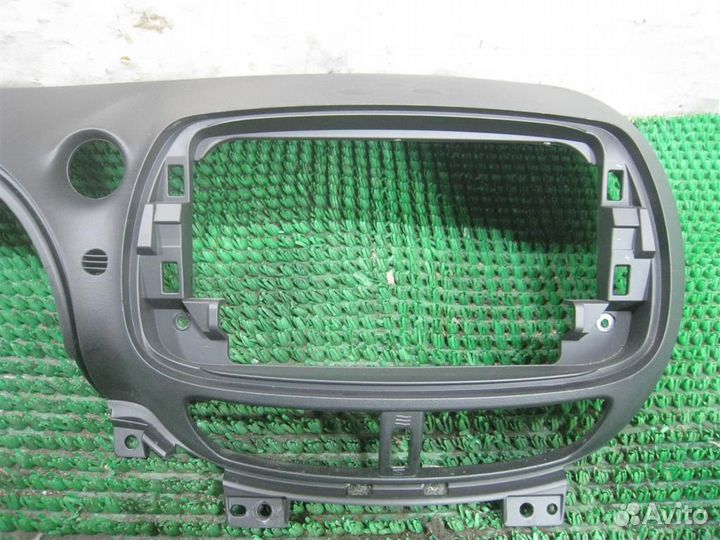 Накладка торпедо Nissan Almera Tino 2005