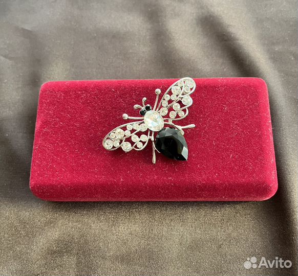 Брошь из 2000-х годов