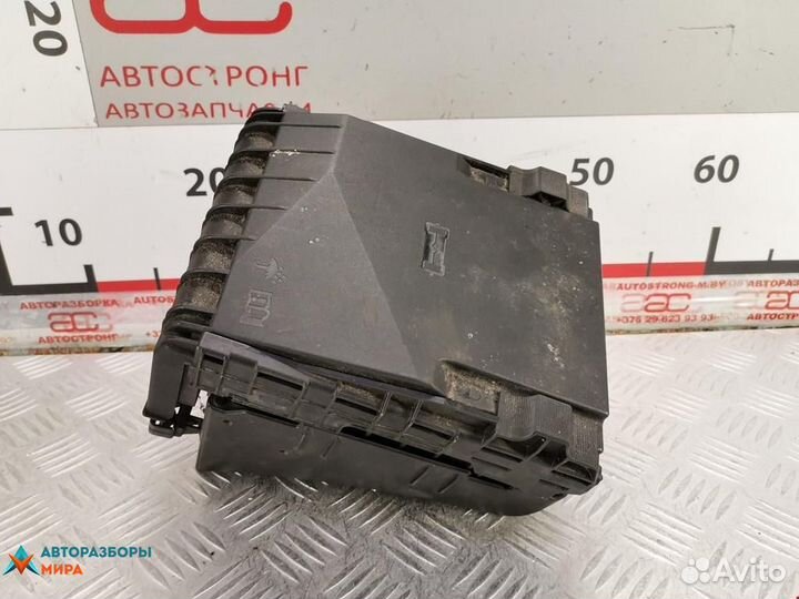 Блок реле Volkswagen Sharan 2 2011 3C0937125