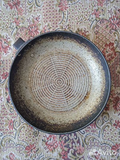 Кастрюли эмаль, сковороды алюм. дуршлак,разное