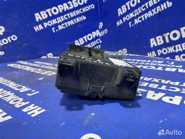 Блок предохранителей Opel Corsa D купе 2011