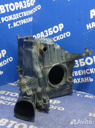 Корпус воздушного фильтра Ford Focus 3 седан iqdb